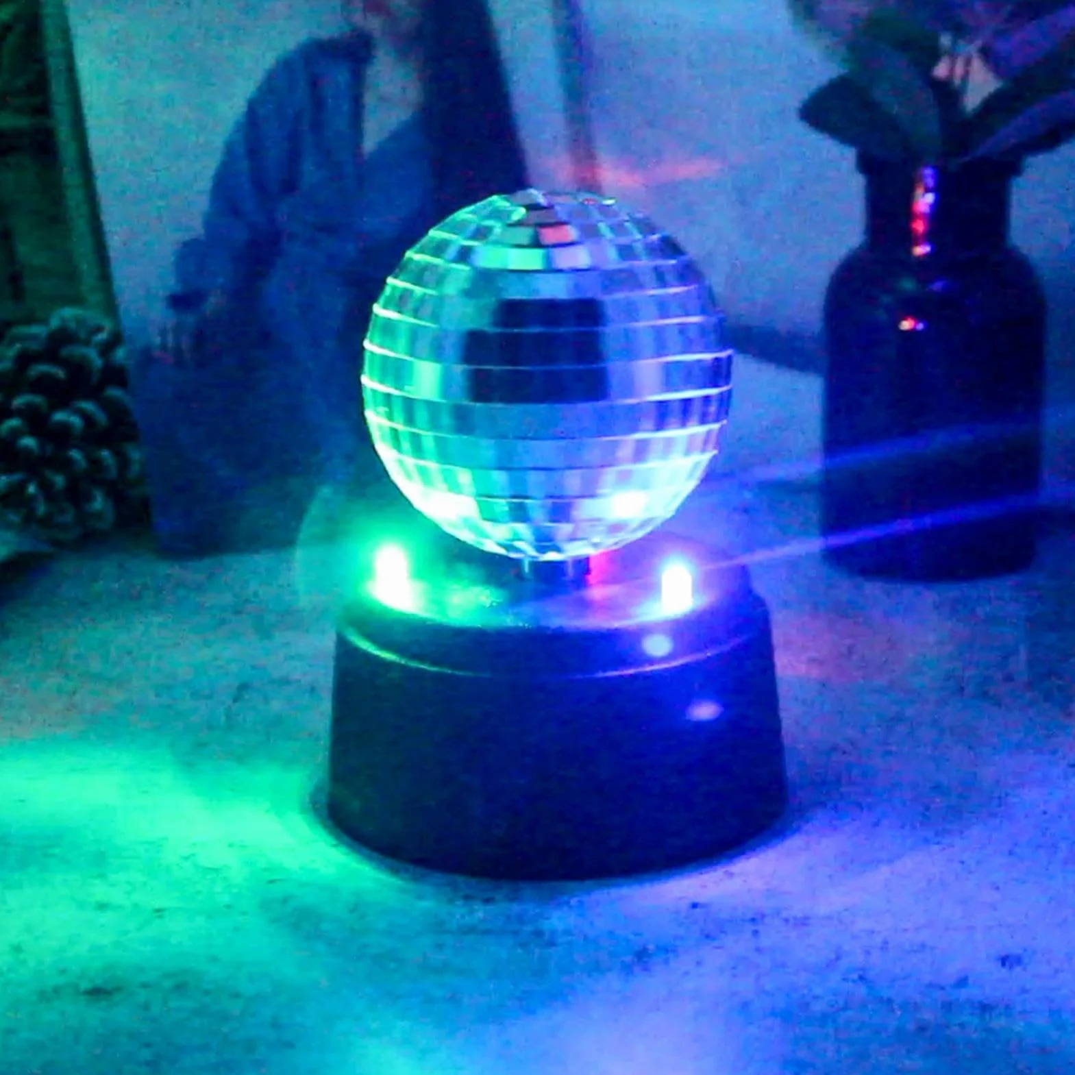 Lustrzana kula dyskotekowa, kula dyskotekowa z lustrem | Impreza Disco Ball | Ma?a lampa taneczna zasilana bateri?, lustrzana kula dyskotekowa, ?wietlenie ?wi?teczne dla zespo?ów, barów, wesel, przyj