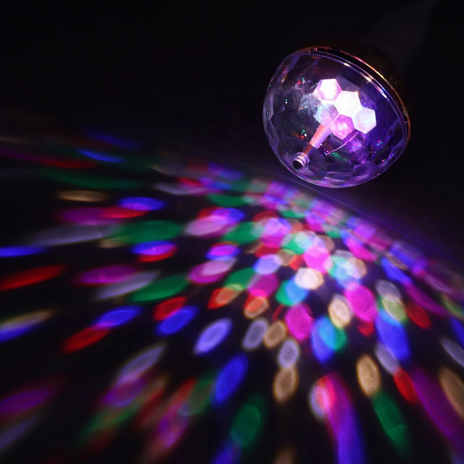 Kolorowa Obrotowa Kula świetlna, Trwała 6W Metalowa Dioda LED Obrotowa Kula Lampka Nocna z Uniwersalnym Gniazdem na ceremonię ślubną Karaoke (Wtyczka UE 220 V)